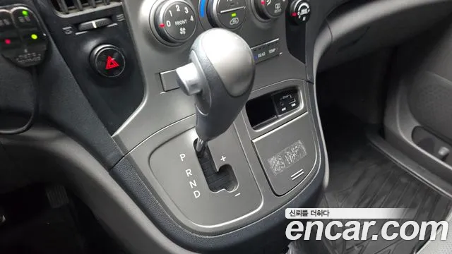 Hyundai Starex 2016 — фото 9