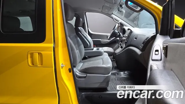 Hyundai Starex 2016 — фото 11
