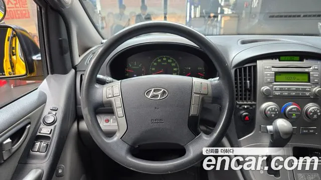 Hyundai Starex 2016 — фото 13