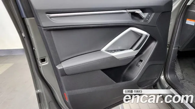 Audi Q3 2023 — фото 14