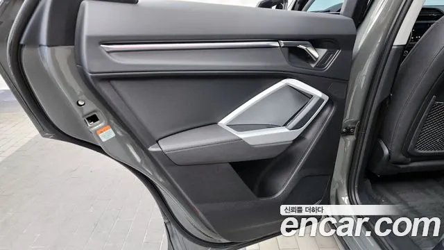 Audi Q3 2023 — фото 15