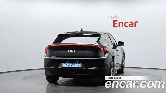 Kia EV6 2023 — фото 3