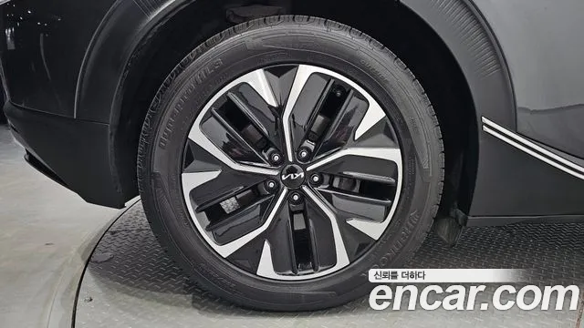 Kia EV6 2023 — фото 4