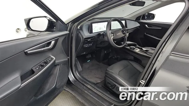 Kia EV6 2023 — фото 15
