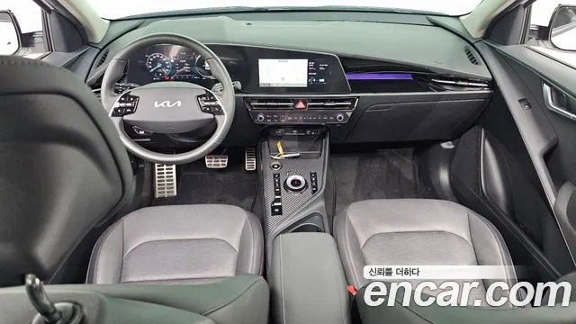 Kia Niro 2022 — фото 10