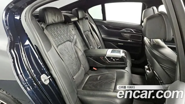 BMW 7-Series 2018 — фото 17