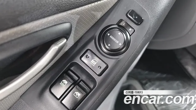 Hyundai Starex 2014 — фото 12