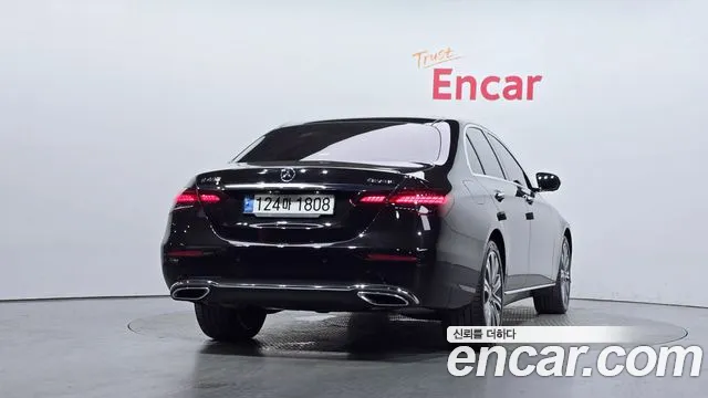 Mercedes-Benz E-Class 2021 — фото 4