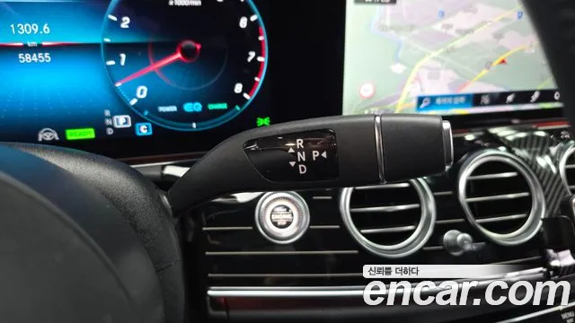 Mercedes-Benz E-Class 2021 — фото 12