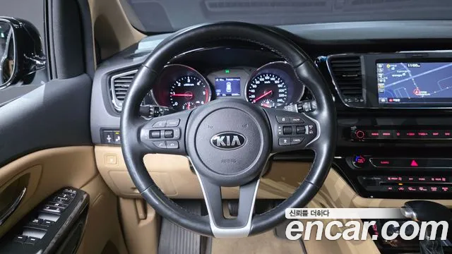 Kia Canival 2019 — фото 19