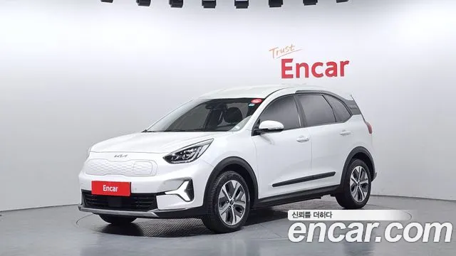 Kia Niro 2023 — фото 1