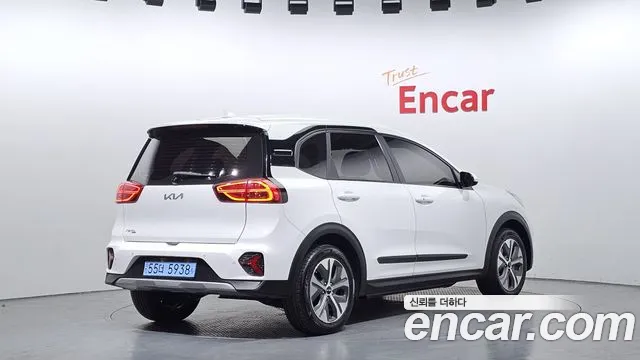 Kia Niro 2023 — фото 2