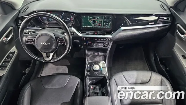 Kia Niro 2023 — фото 10