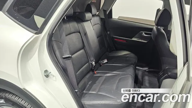 Kia Niro 2023 — фото 18