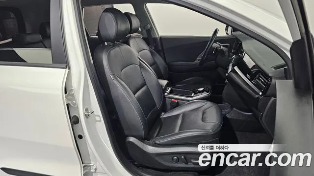 Kia Niro 2023 — фото 16