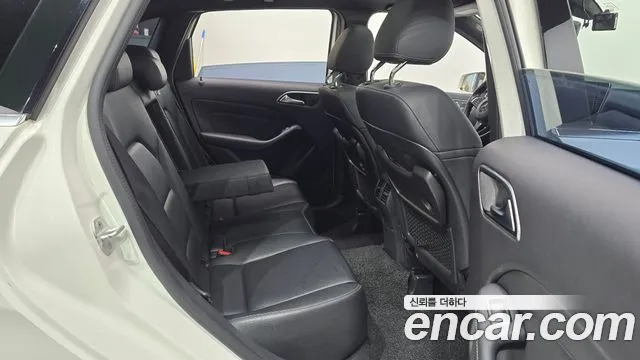 Mercedes-Benz B-Class 2018 — фото 17
