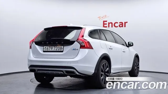 Volvo V60 2018 — фото 2