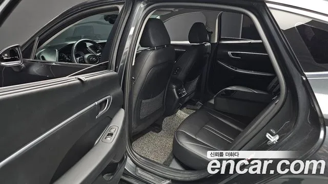Hyundai Sonata 2020 — фото 18