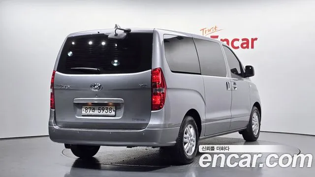 Hyundai Starex 2019 — фото 2