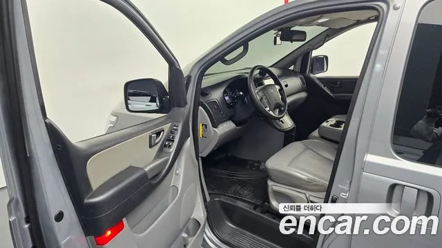 Hyundai Starex 2019 — фото 11