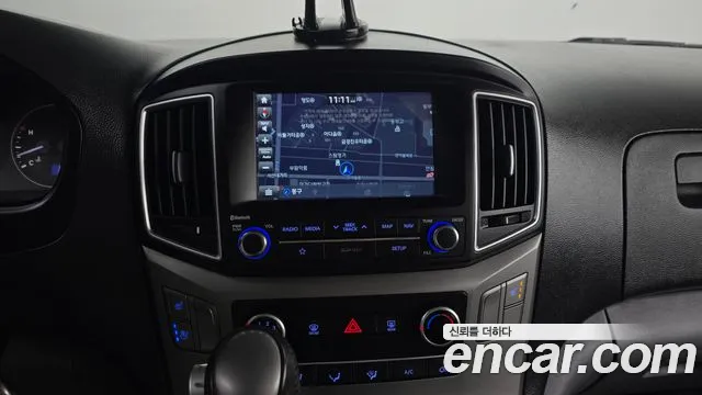 Hyundai Starex 2019 — фото 14