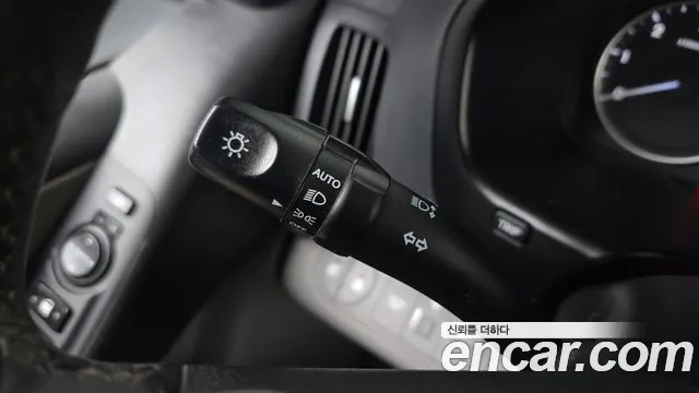 Hyundai Starex 2019 — фото 16