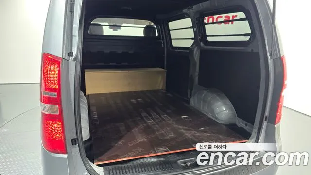 Hyundai Starex 2019 — фото 17