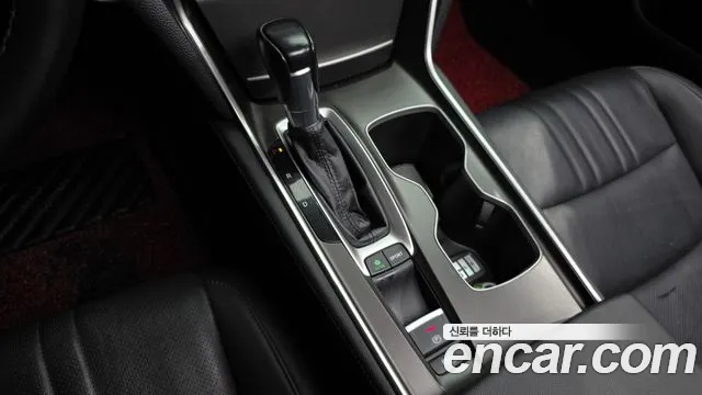 Honda Accord 2019 — фото 12