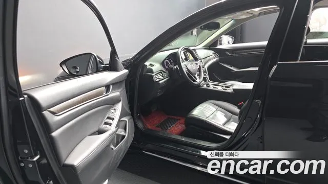 Honda Accord 2019 — фото 13