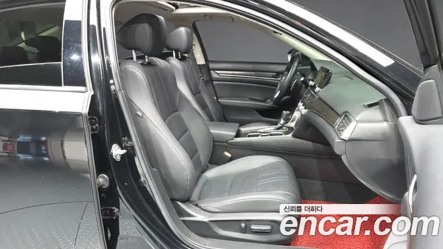 Honda Accord 2019 — фото 17