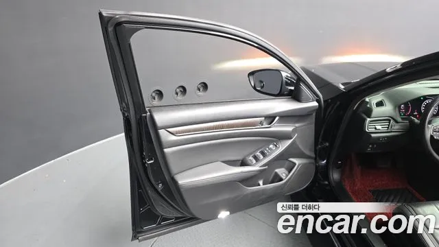 Honda Accord 2019 — фото 14