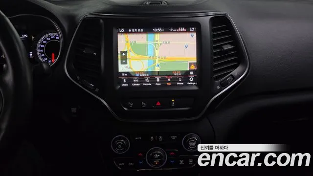 Jeep Cherokee 2019 — фото 13