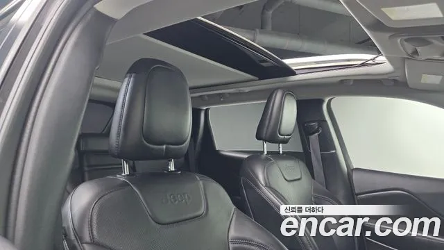 Jeep Cherokee 2019 — фото 17