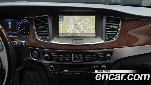 Hyundai Equus 2015 — фото 13