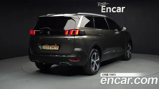 Peugeot 5008 2021 — фото 2