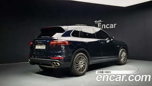 Porsche Cayenne 2015 — фото 2