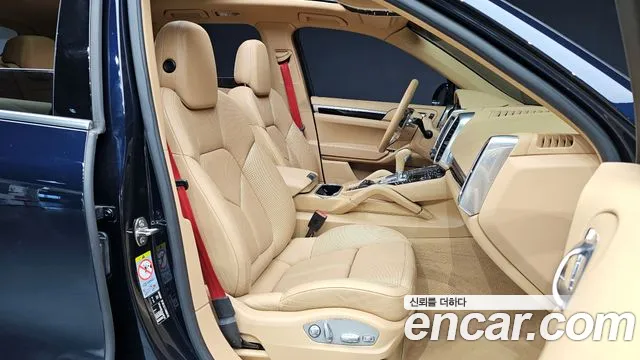 Porsche Cayenne 2015 — фото 11