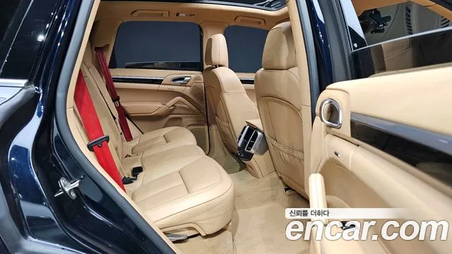 Porsche Cayenne 2015 — фото 12