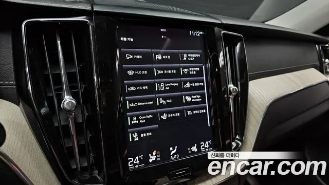 Volvo XC60 2020 — фото 15