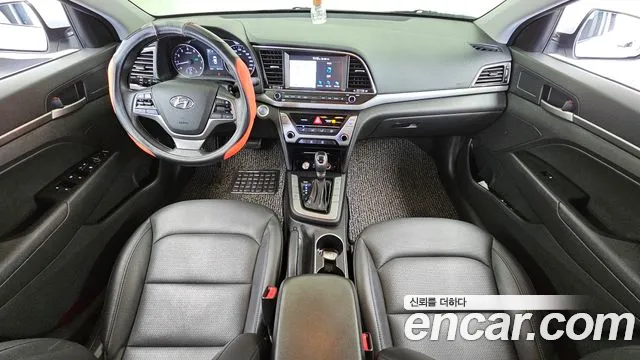 Hyundai AVANTE 2018 — фото 10