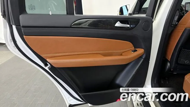 Mercedes-Benz GLS-Class 2018 — фото 15