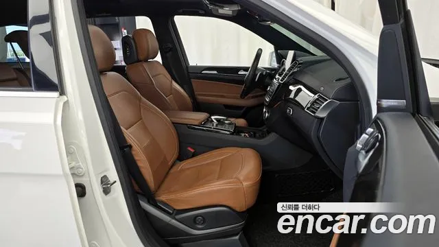 Mercedes-Benz GLS-Class 2018 — фото 16