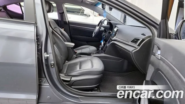 Hyundai AVANTE 2016 — фото 11