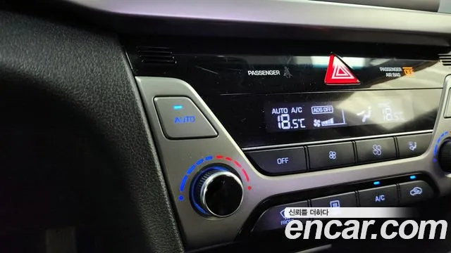 Hyundai AVANTE 2016 — фото 18