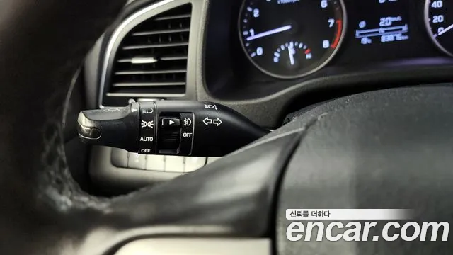Hyundai AVANTE 2016 — фото 19