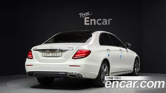 Mercedes-Benz E-Class 2017 — фото 2