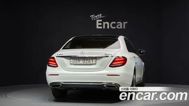 Mercedes-Benz E-Class 2017 — фото 4