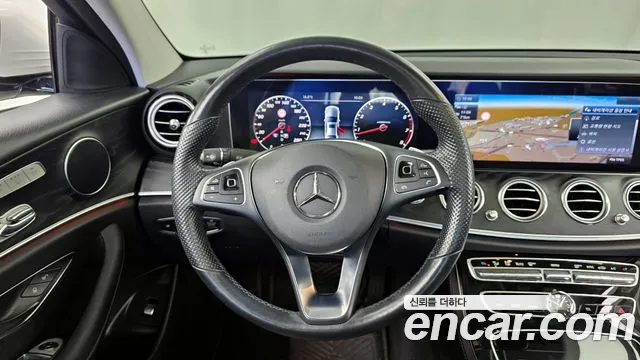 Mercedes-Benz E-Class 2017 — фото 13