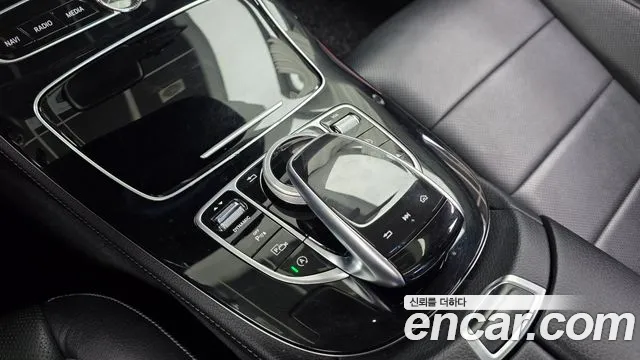 Mercedes-Benz E-Class 2017 — фото 16