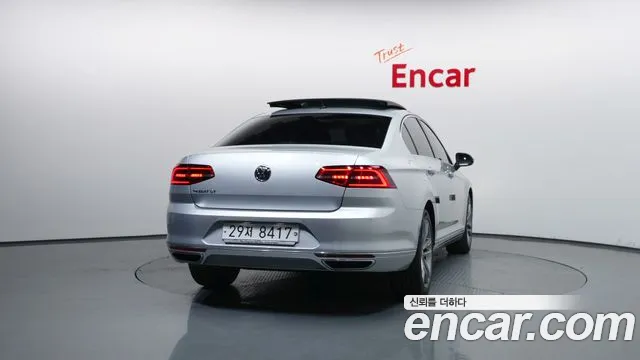 Volkswagen Passat 2018 — фото 4